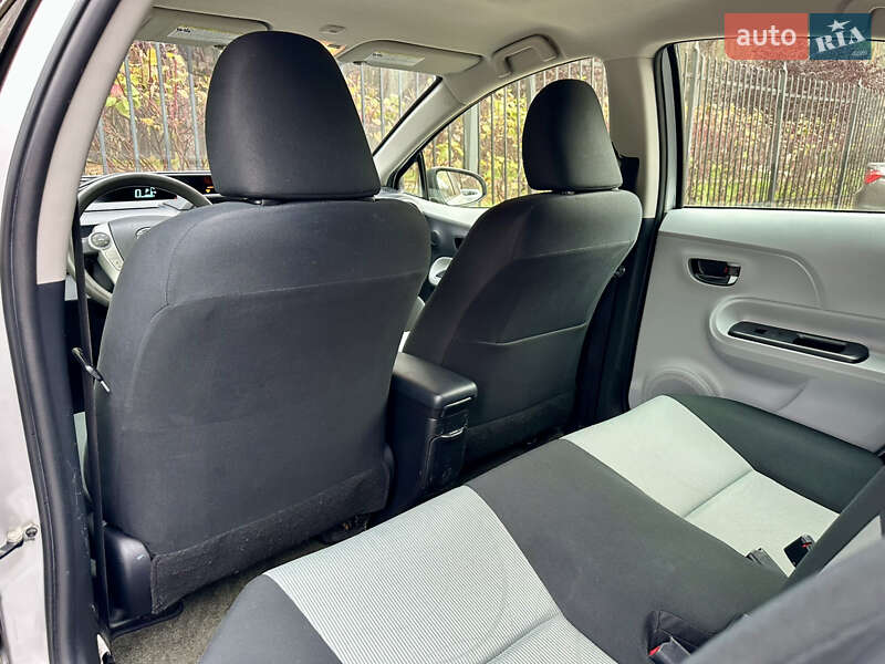 Хэтчбек Toyota Prius C 2014 в Киеве фото 30 Хэтчбек Toyota Prius C 2014 в Киеве