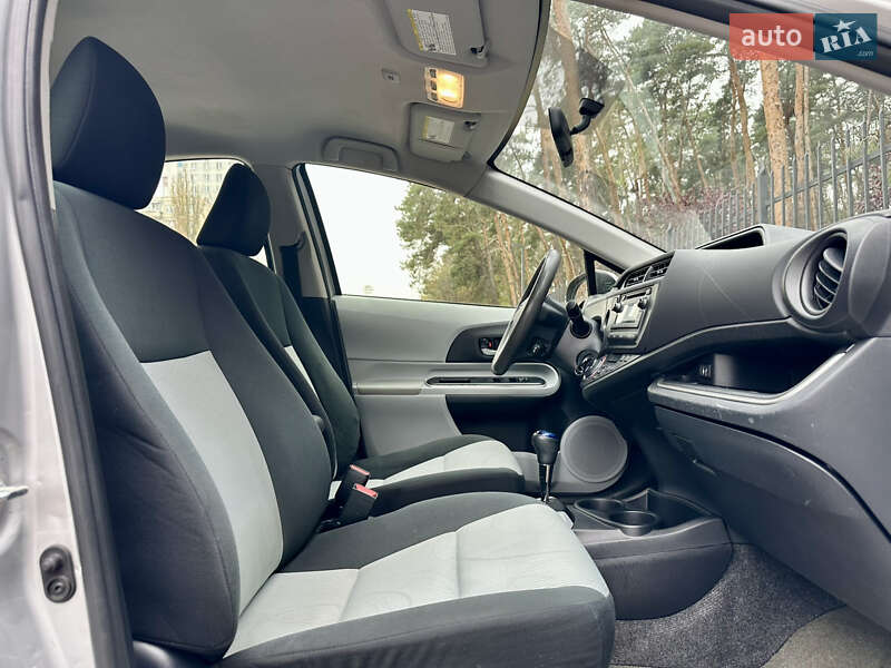 Хэтчбек Toyota Prius C 2014 в Киеве фото 35 Хэтчбек Toyota Prius C 2014 в Киеве