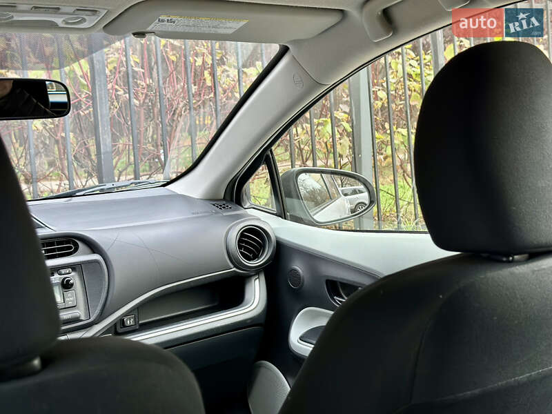 Хэтчбек Toyota Prius C 2014 в Киеве фото 40 Хэтчбек Toyota Prius C 2014 в Киеве