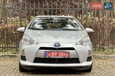 Хэтчбек Toyota Prius C 2014 в Киеве