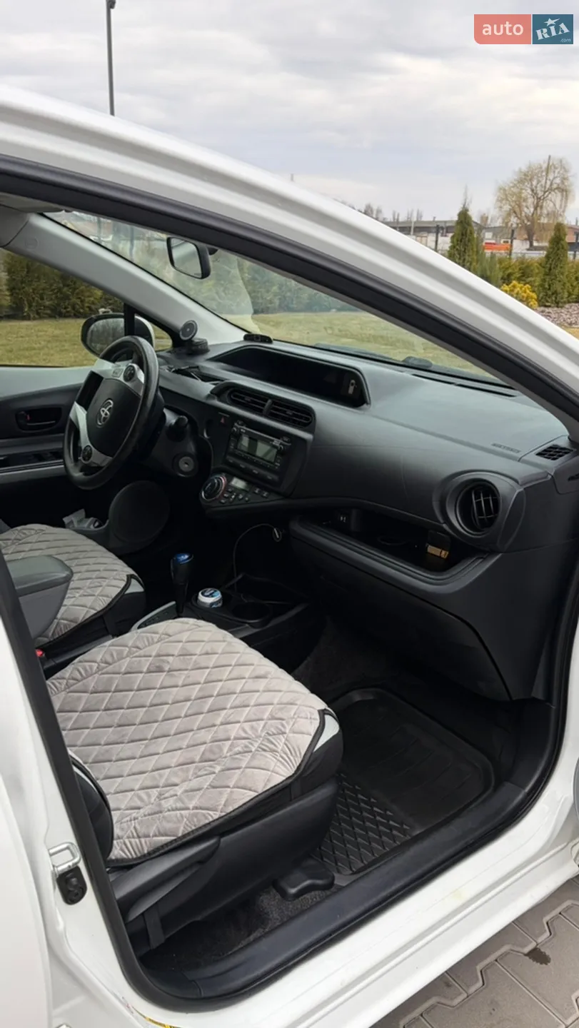 2013 Toyota Prius c - мініатюра 13