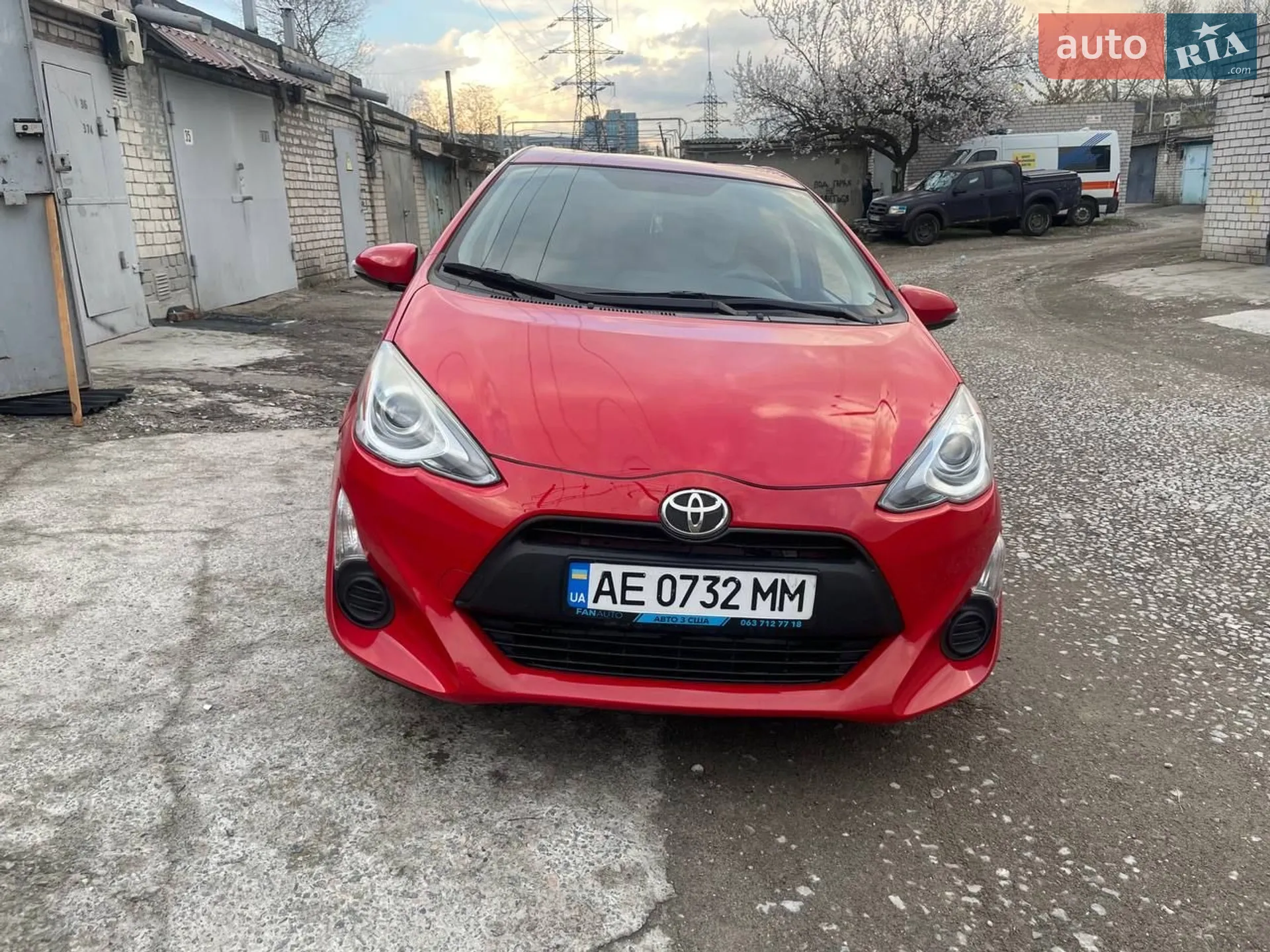 2015 Toyota Prius c - фото 1
