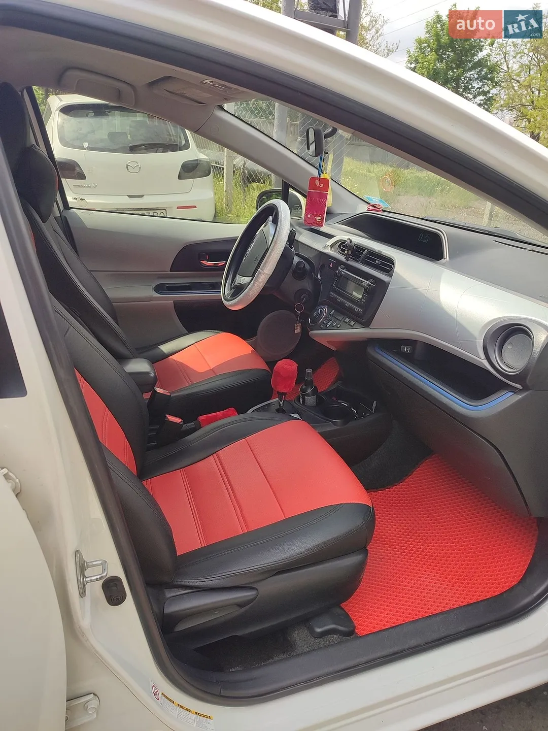 2012 Toyota Prius c - мініатюра 6