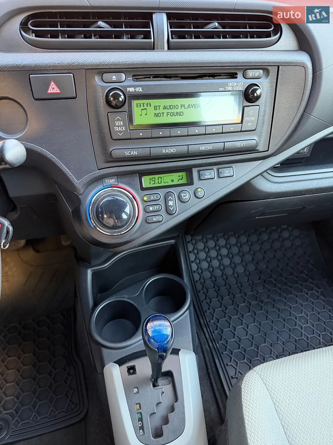 2013 Toyota Prius c - мініатюра 17