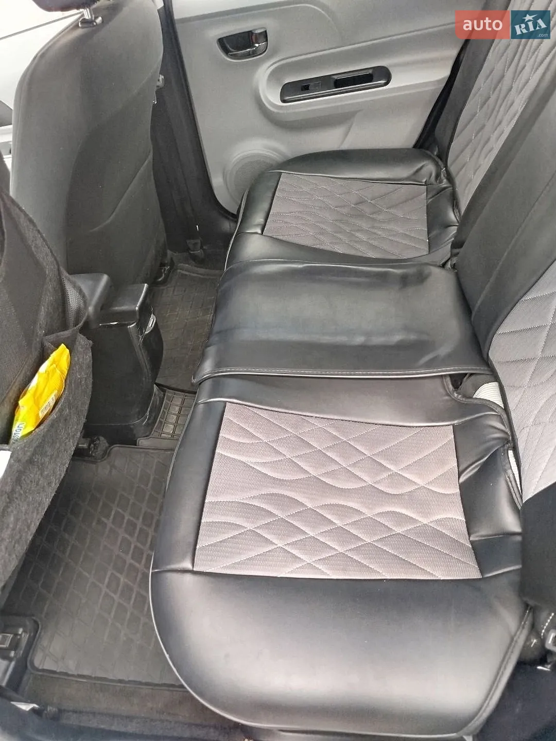 2013 Toyota Prius c - мініатюра 12