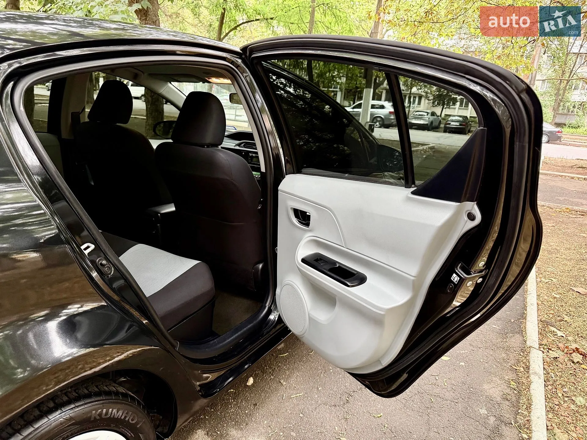 2014 Toyota Prius c - мініатюра 25