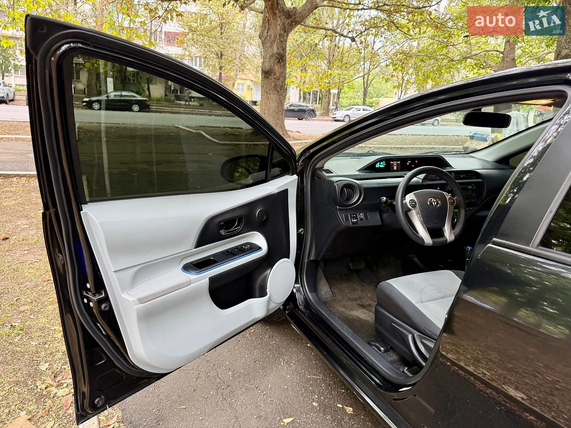 2014 Toyota Prius c - мініатюра 27