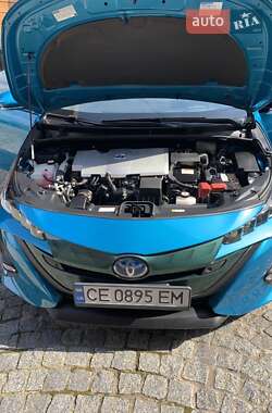 Хэтчбек Toyota Prius Prime 2018 в Косове