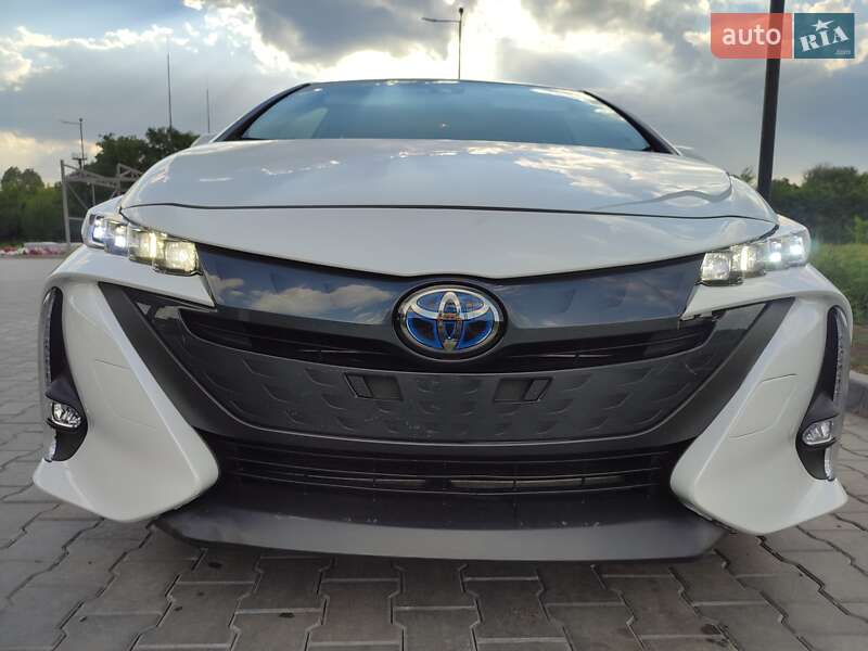 Хэтчбек Toyota Prius Prime 2021 в Днепре