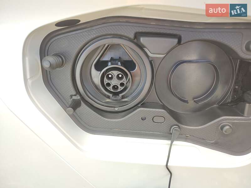 Хэтчбек Toyota Prius Prime 2021 в Днепре