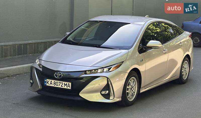 Хэтчбек Toyota Prius Prime 2017 в Киеве