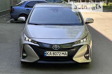 Хэтчбек Toyota Prius Prime 2017 в Киеве