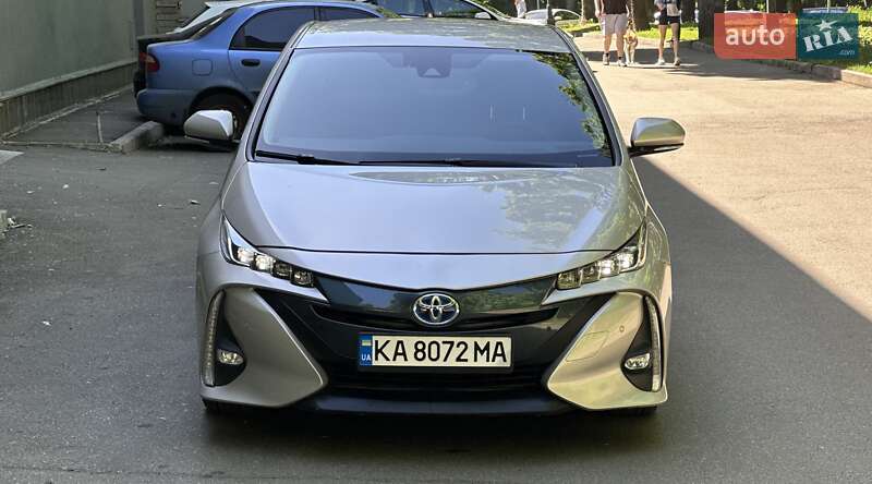 Хетчбек Toyota Prius Prime 2017 в Києві