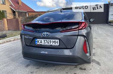 Хетчбек Toyota Prius Prime 2017 в Києві