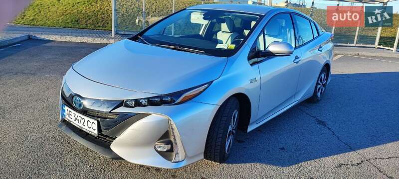 Хэтчбек Toyota Prius Prime 2017 в Днепре фото 7 Хэтчбек Toyota Prius Prime 2017 в Днепре