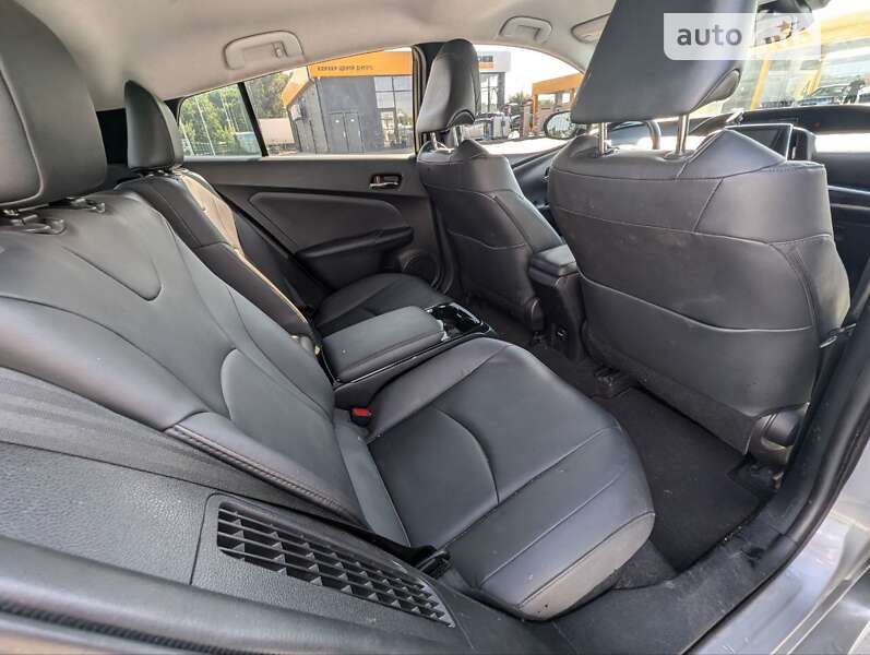 Хэтчбек Toyota Prius Prime 2019 в Днепре