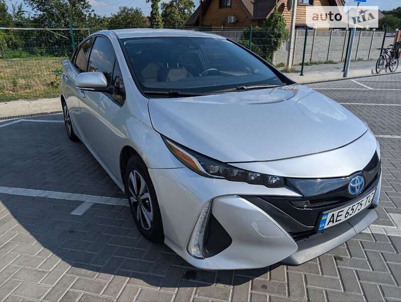 Хэтчбек Toyota Prius Prime 2019 в Днепре