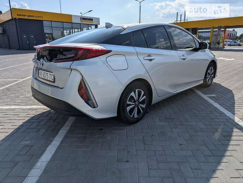 Хэтчбек Toyota Prius Prime 2019 в Днепре