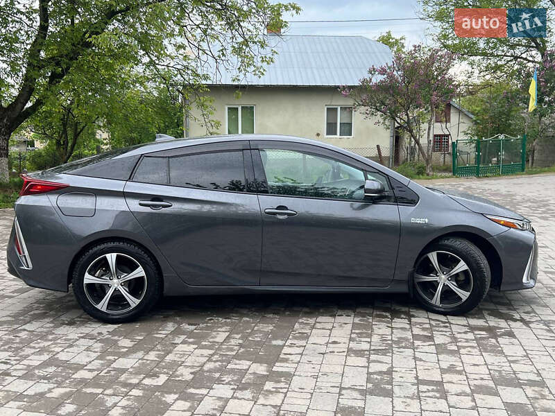Хэтчбек Toyota Prius Prime 2019 в Самборе