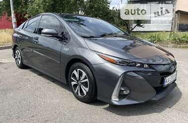 Хэтчбек Toyota Prius Prime 2017 в Киеве