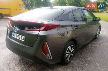 Хетчбек Toyota Prius Prime 2018 в 