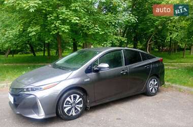 Хетчбек Toyota Prius Prime 2018 в 