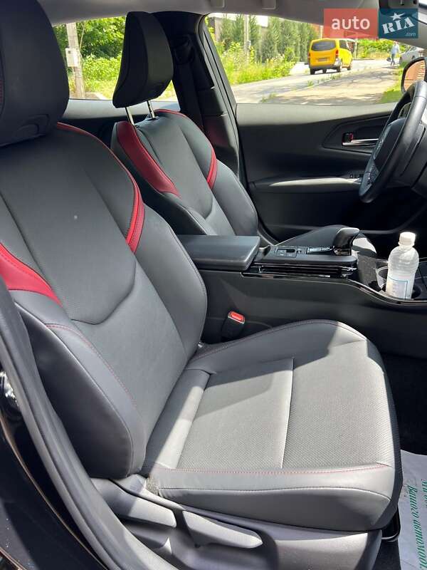 Хэтчбек Toyota Prius Prime 2023 в Киеве фото 16 Хэтчбек Toyota Prius Prime 2023 в Киеве