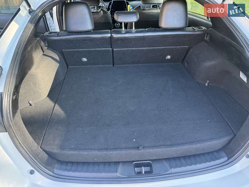 Хетчбек Toyota Prius Prime 2019 в Полтаві