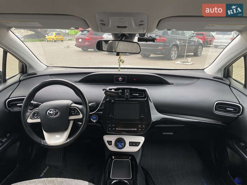 Хэтчбек Toyota Prius Prime 2017 в Киеве