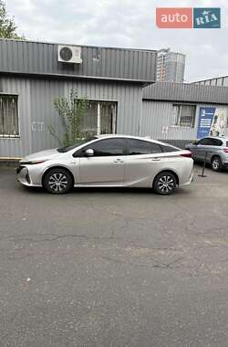 Хэтчбек Toyota Prius Prime 2021 в Киеве