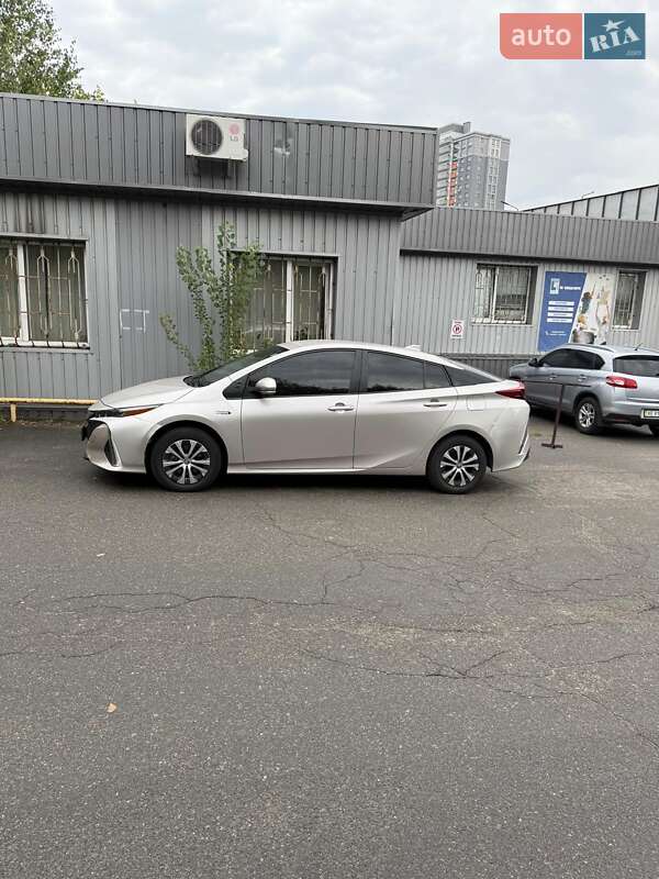 Toyota Prius Prime 2021