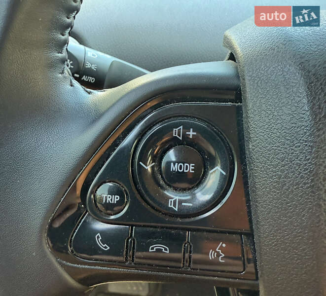 Хэтчбек Toyota Prius Prime 2021 в Киеве фото 5 Хэтчбек Toyota Prius Prime 2021 в Киеве