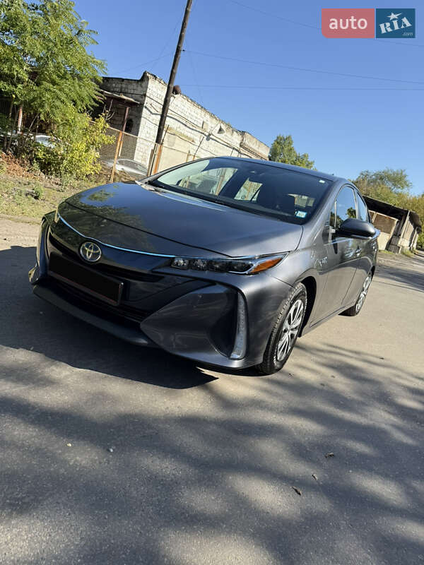 Хетчбек Toyota Prius Prime 2021 в Дніпрі фото Хетчбек Toyota Prius Prime 2021 в Дніпрі
