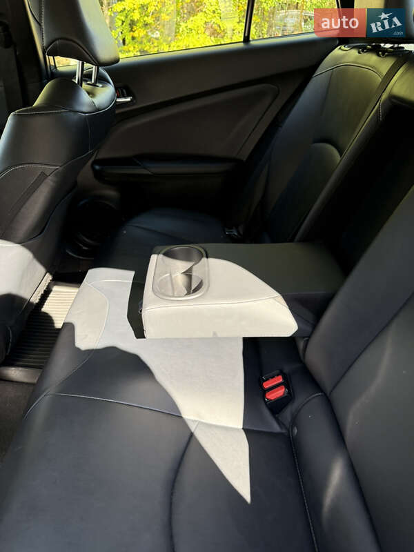 Хетчбек Toyota Prius Prime 2021 в Дніпрі фото 14 Хетчбек Toyota Prius Prime 2021 в Дніпрі