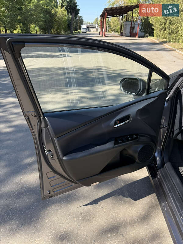 Хетчбек Toyota Prius Prime 2021 в Дніпрі фото 16 Хетчбек Toyota Prius Prime 2021 в Дніпрі