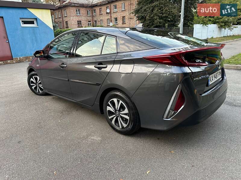 Хэтчбек Toyota Prius Prime 2018 в Киеве фото 16 Хэтчбек Toyota Prius Prime 2018 в Киеве