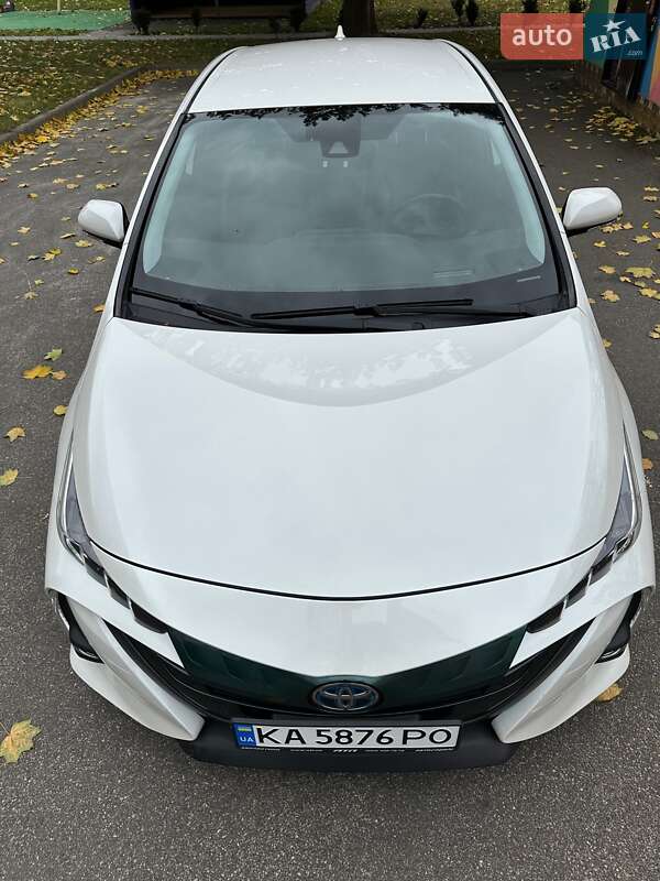 Хэтчбек Toyota Prius Prime 2019 в Киеве