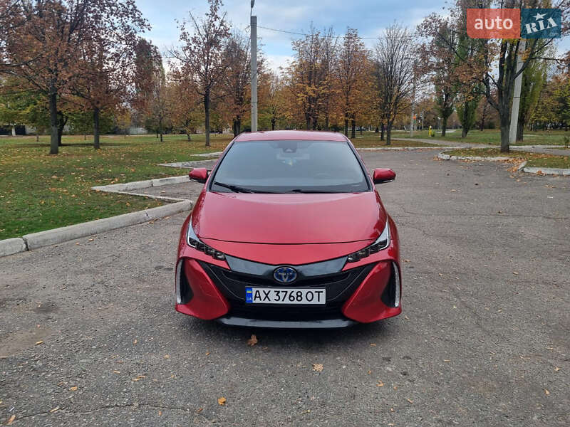 Хетчбек Toyota Prius Prime 2016 в Харкові