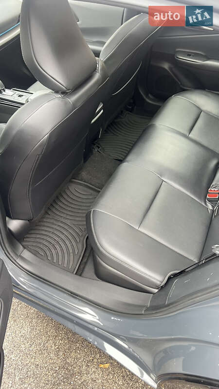 Хэтчбек Toyota Prius Prime 2023 в Днепре фото 15 Хэтчбек Toyota Prius Prime 2023 в Днепре