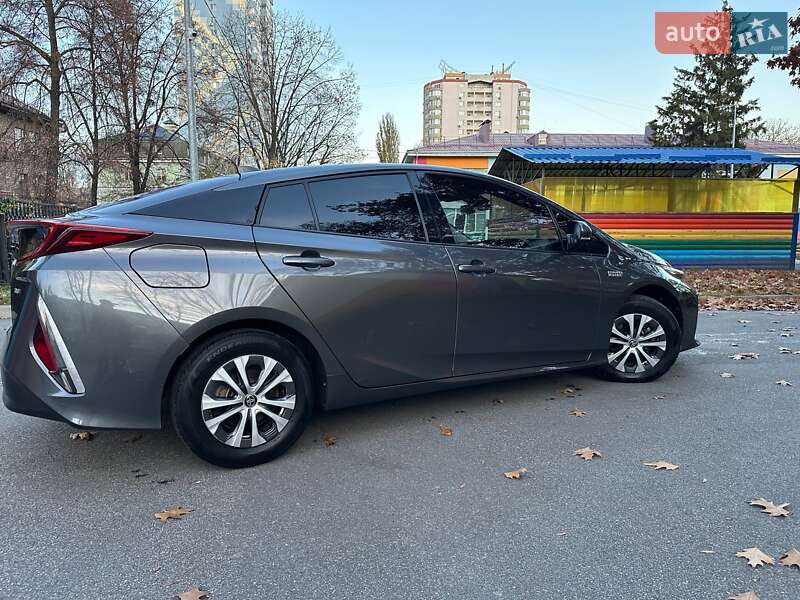 Хэтчбек Toyota Prius Prime 2019 в Киеве фото 8 Хэтчбек Toyota Prius Prime 2019 в Киеве