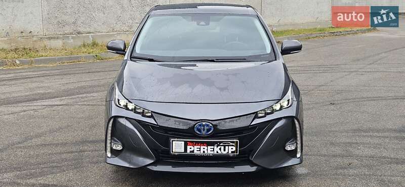 Хэтчбек Toyota Prius Prime 2018 в Киеве