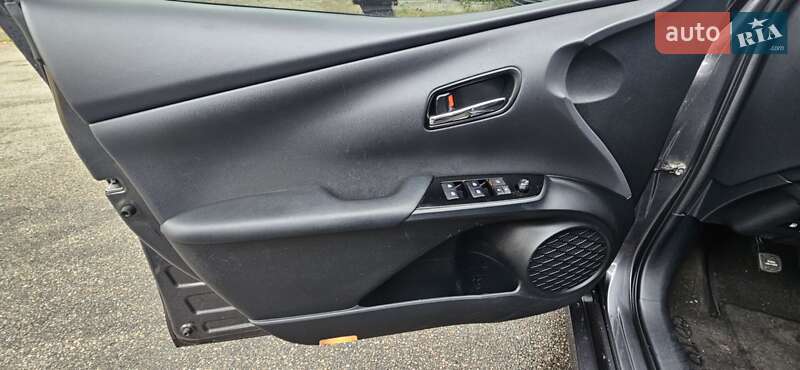 Хэтчбек Toyota Prius Prime 2018 в Киеве