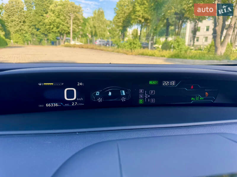 Хэтчбек Toyota Prius Prime 2017 в Киеве