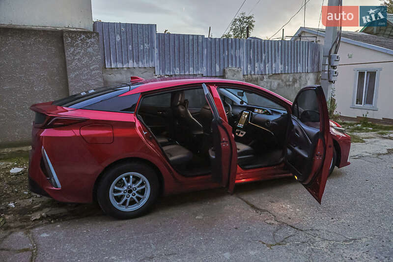 Хэтчбек Toyota Prius Prime 2017 в Одессе фото 11 Хэтчбек Toyota Prius Prime 2017 в Одессе