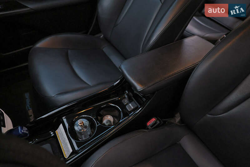 Хэтчбек Toyota Prius Prime 2017 в Одессе фото 17 Хэтчбек Toyota Prius Prime 2017 в Одессе