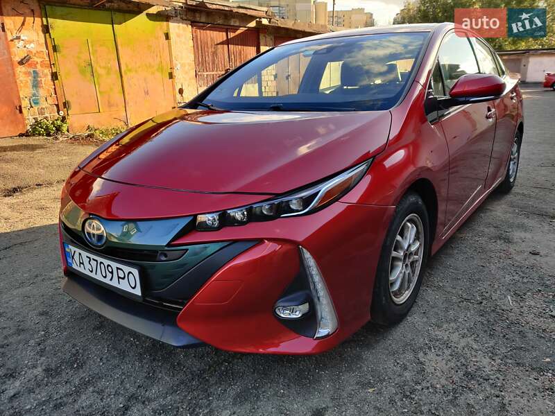 Хэтчбек Toyota Prius Prime 2017 в Киеве фото 2 Хэтчбек Toyota Prius Prime 2017 в Киеве