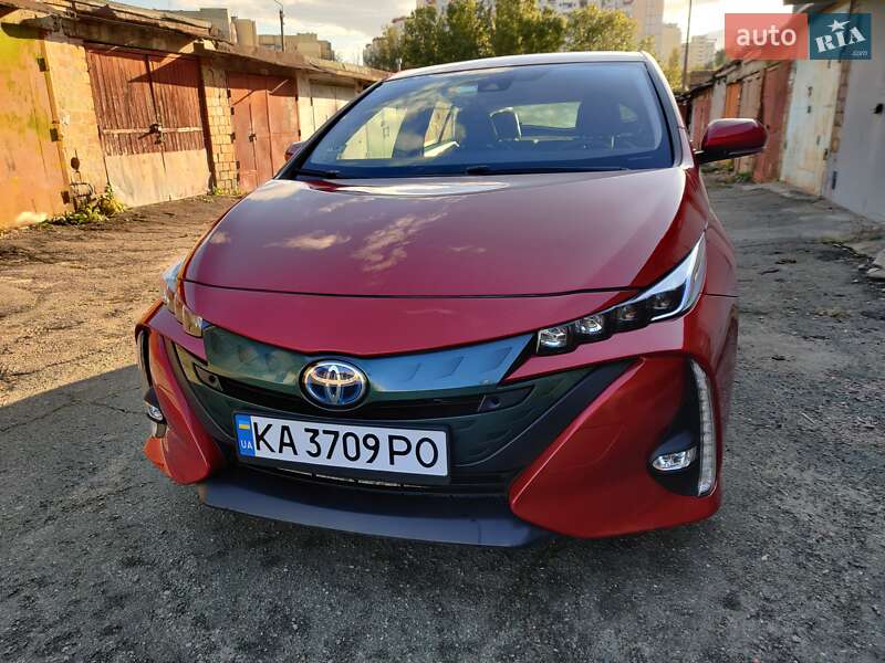 Хэтчбек Toyota Prius Prime 2017 в Киеве фото 11 Хэтчбек Toyota Prius Prime 2017 в Киеве