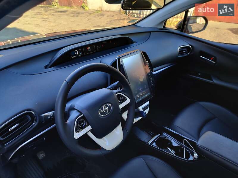 Хэтчбек Toyota Prius Prime 2017 в Киеве фото 16 Хэтчбек Toyota Prius Prime 2017 в Киеве