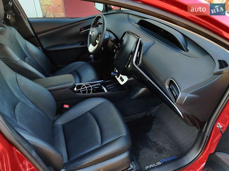 Хэтчбек Toyota Prius Prime 2017 в Киеве фото 18 Хэтчбек Toyota Prius Prime 2017 в Киеве