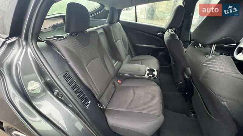 Хэтчбек Toyota Prius Prime 2018 в Киеве